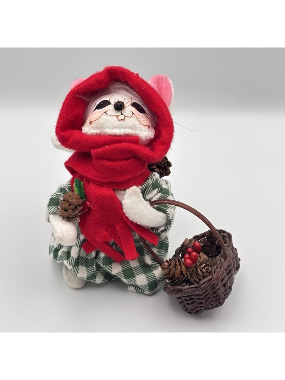 Annalee Dolls Northwood Girl Mouse Figurine Christmas Basket Red Scarf 611318 6”